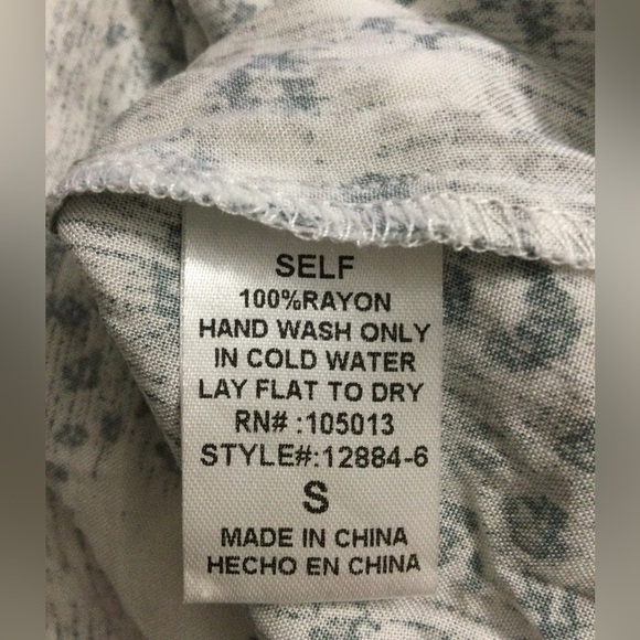 Savanna Jane Floral Embroidered Bell Sleeve Top Blouse Size S - Picture 8 of 12